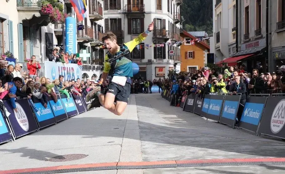 Zielsprung beim UTMB 2018 in Chamonix – Platz 9 nach 170 km